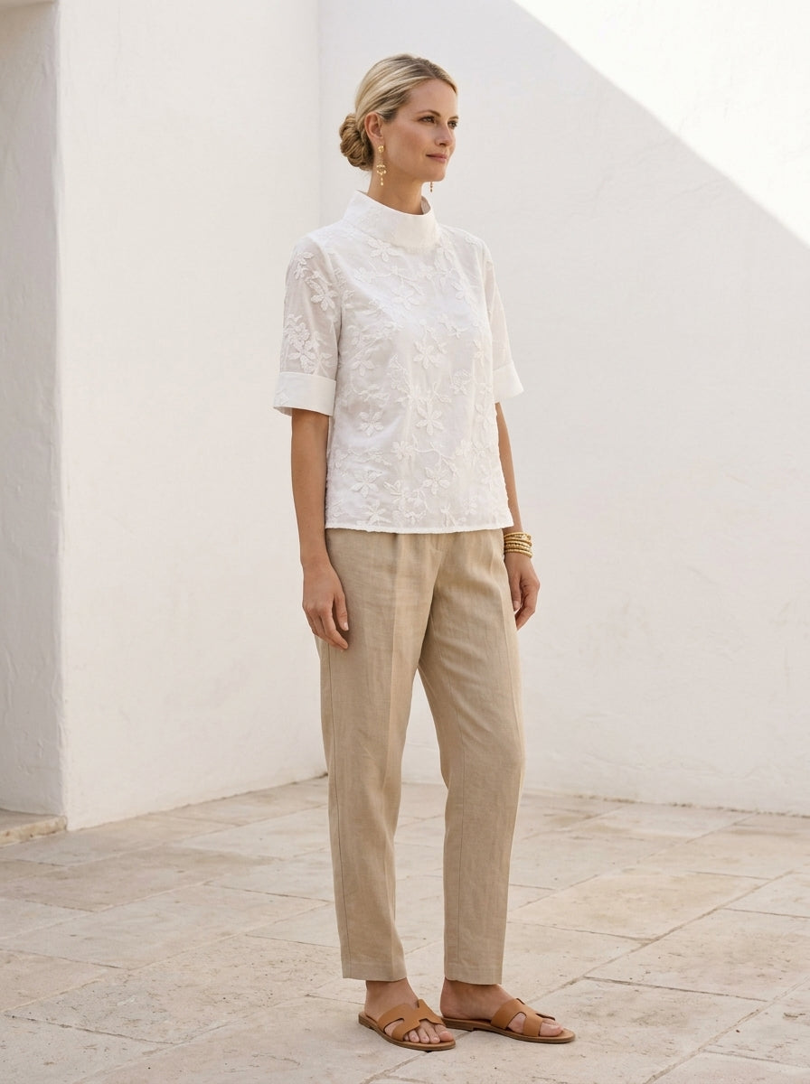 Blouse Victoire à col montant, manches courtes à poignets contrastés
