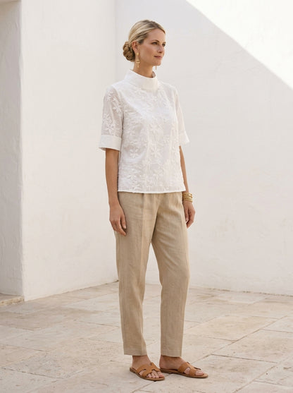 Blouse Victoire à col montant, manches courtes à poignets contrastés
